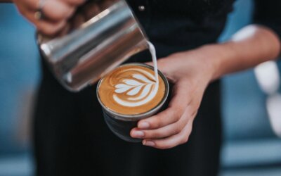 Din guide till de bästa alternativen till mjölk i kaffet