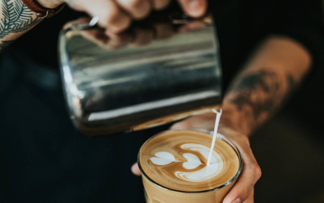 Så här gör du en perfekt Cortado hemma – Steg för steg